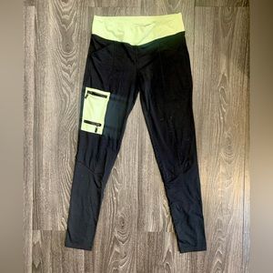 Bebe Sport Black and Green Zipper Pocket Leggings